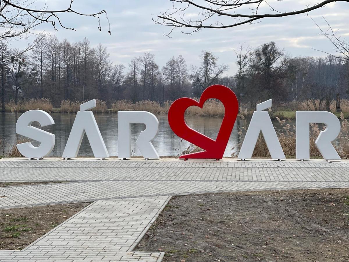 Cherry Apartmanhaz Sárvár Exteriör bild