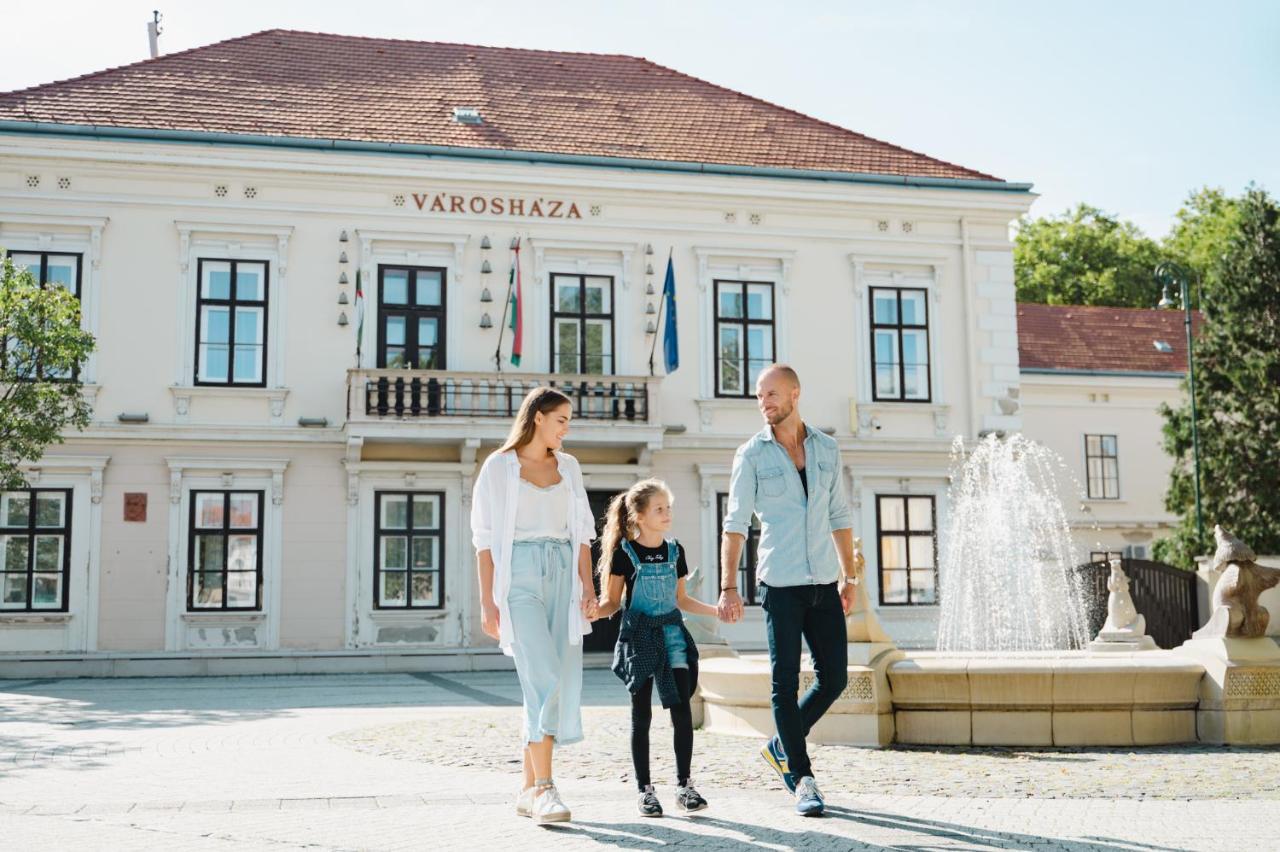 Cherry Apartmanhaz Sárvár Exteriör bild