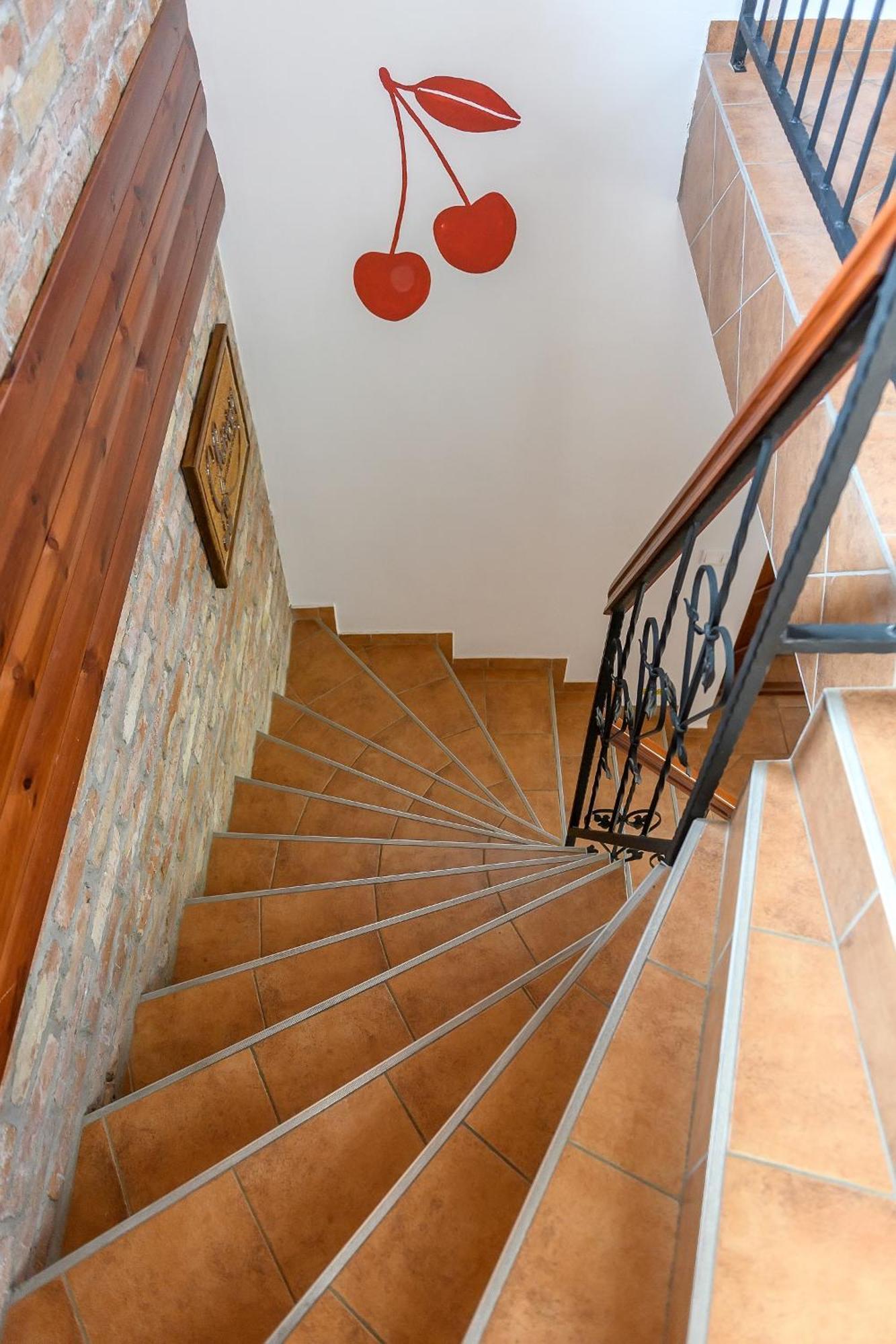 Cherry Apartmanhaz Sárvár Exteriör bild